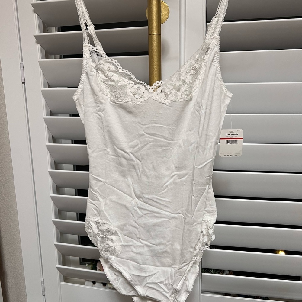 Freepeople casual bodysuit 65 percent discount - Picture 1 of 4